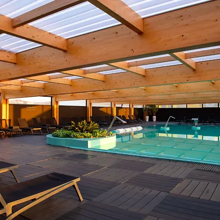 Hotell Cristal & 4*